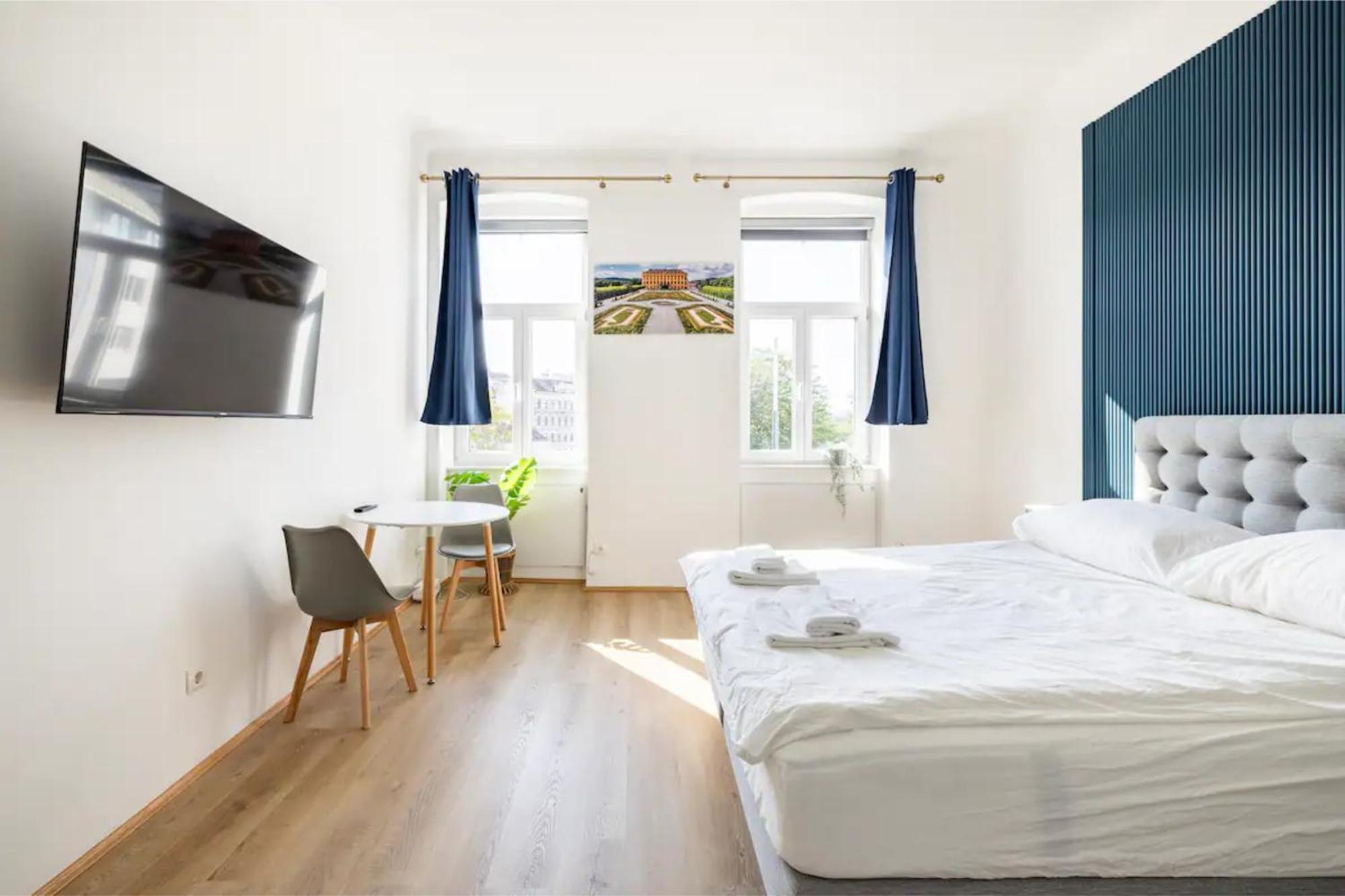 Apartment Near Schoenbrunn & Metro Вена Экстерьер фото